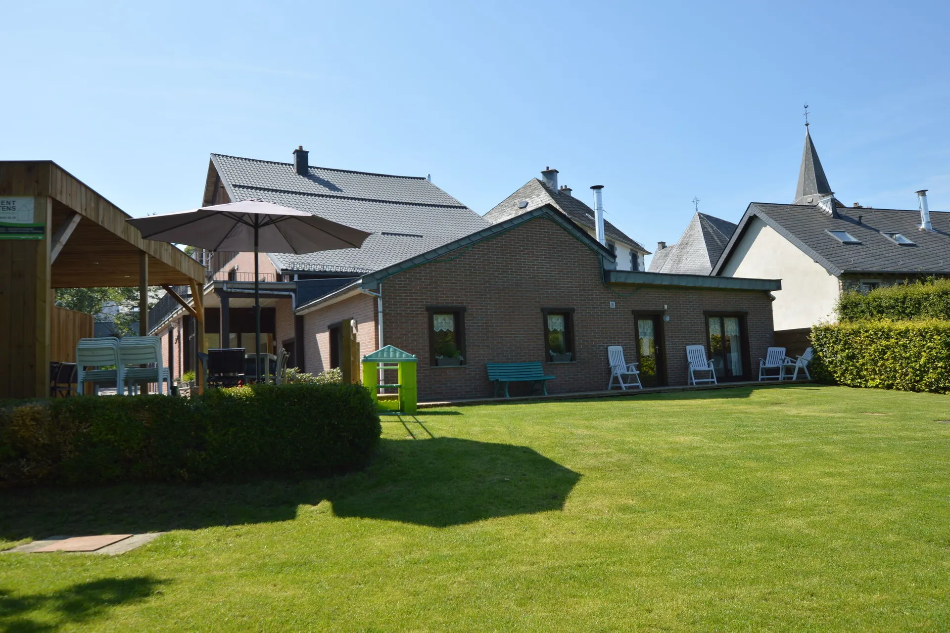 Extérieur maison de vacances (été)