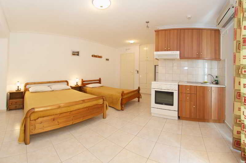 Dimitris Studios, foto 2