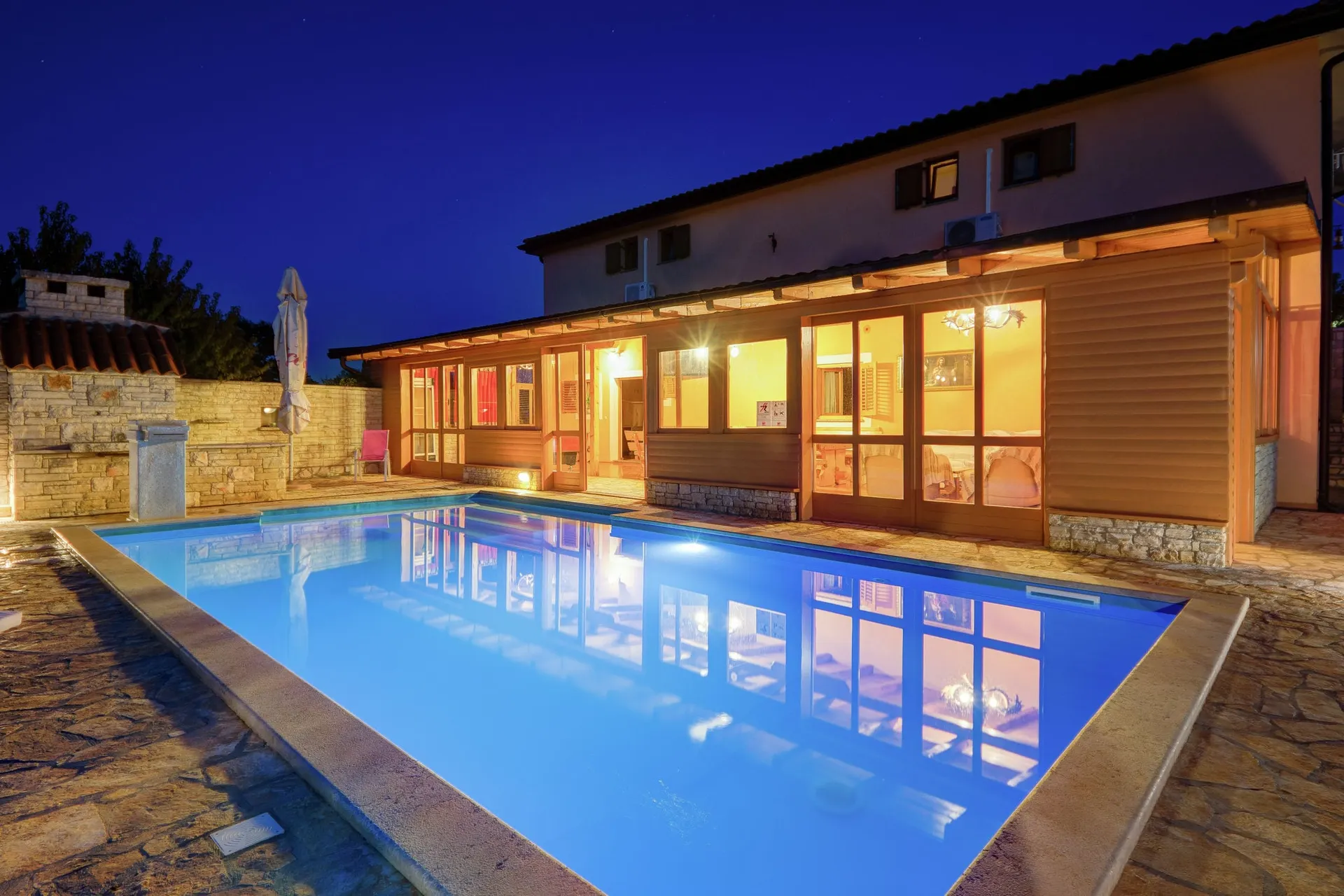 Exterieur vakantiehuis (zomer)