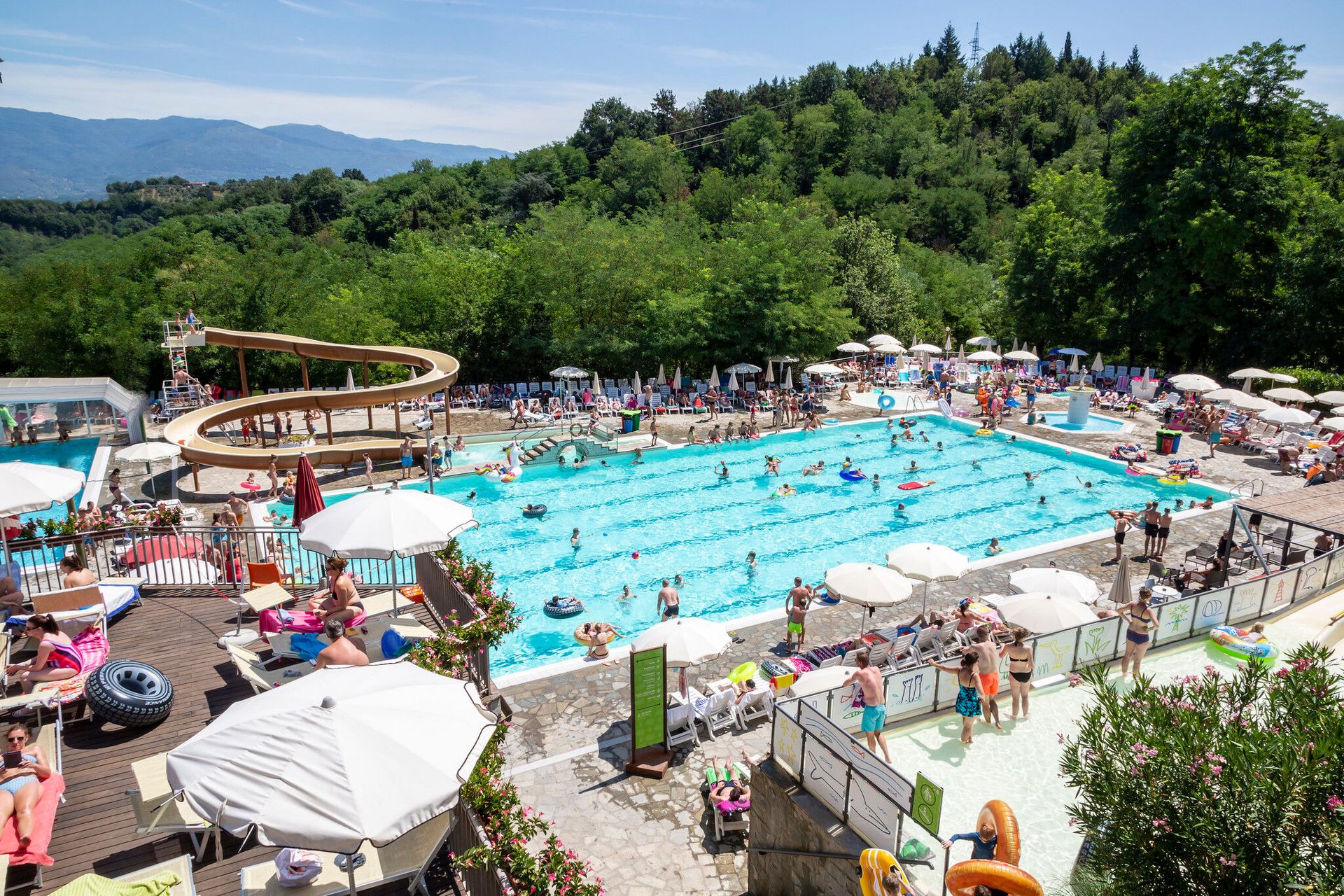 hu Norcenni Girasole Village, foto 6
