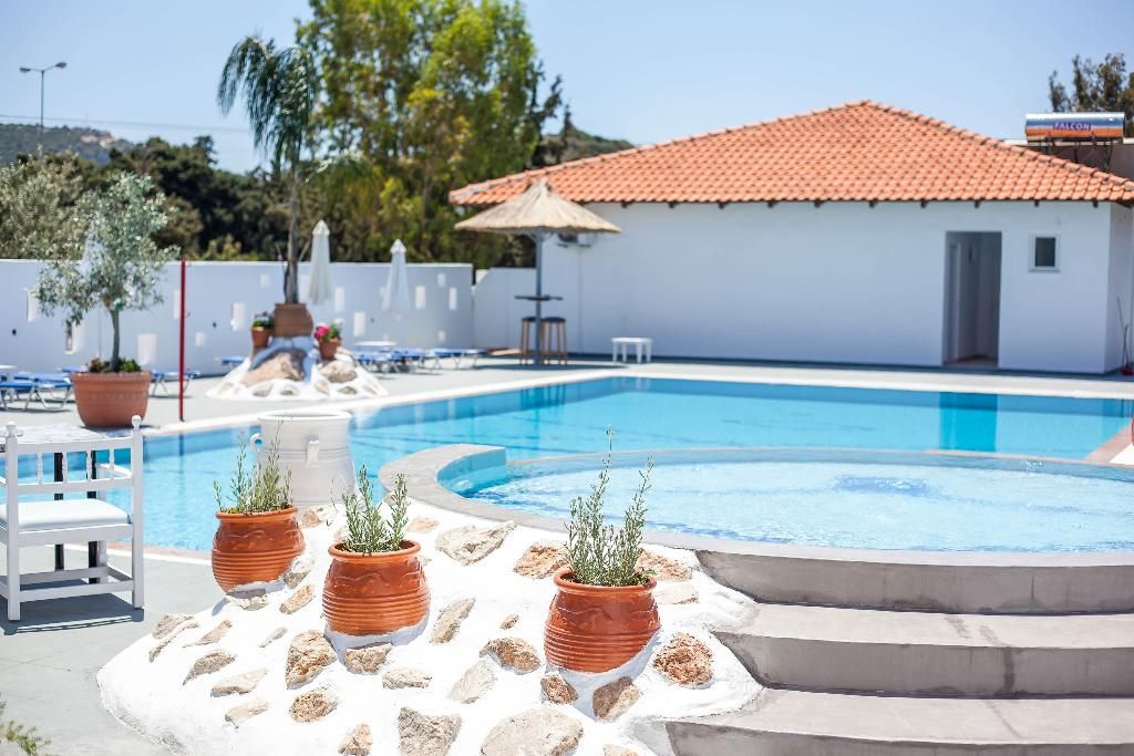 Tinas Plus Hotel, foto 2