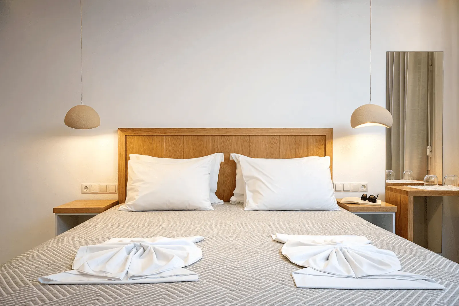 Athena Hotel - Kokkari - Samos - Griekenland - &Olives Travel - 4.png