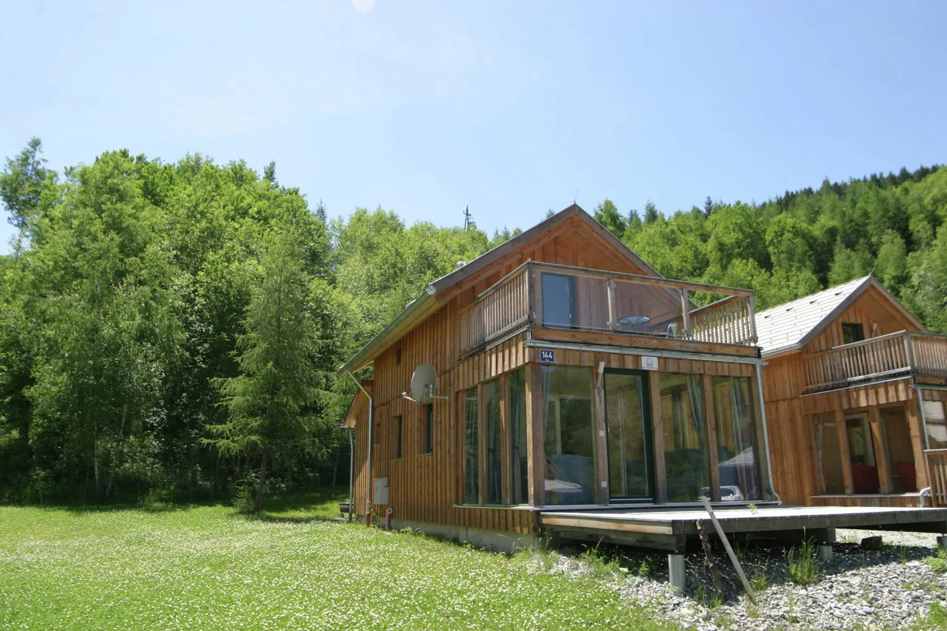Exterieur vakantiehuis (zomer)