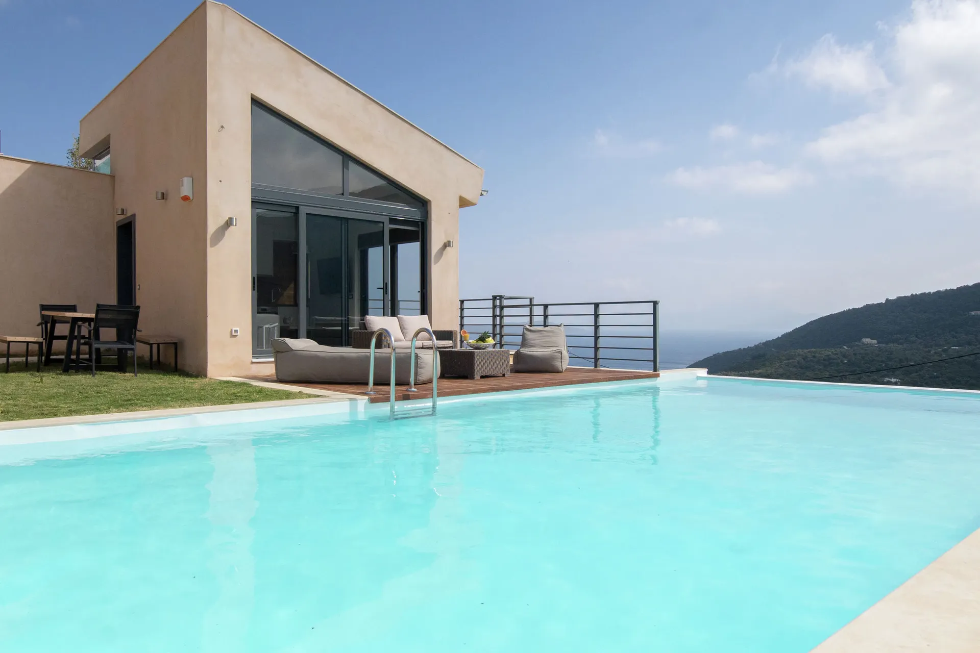 Extérieur maison de vacances (été)