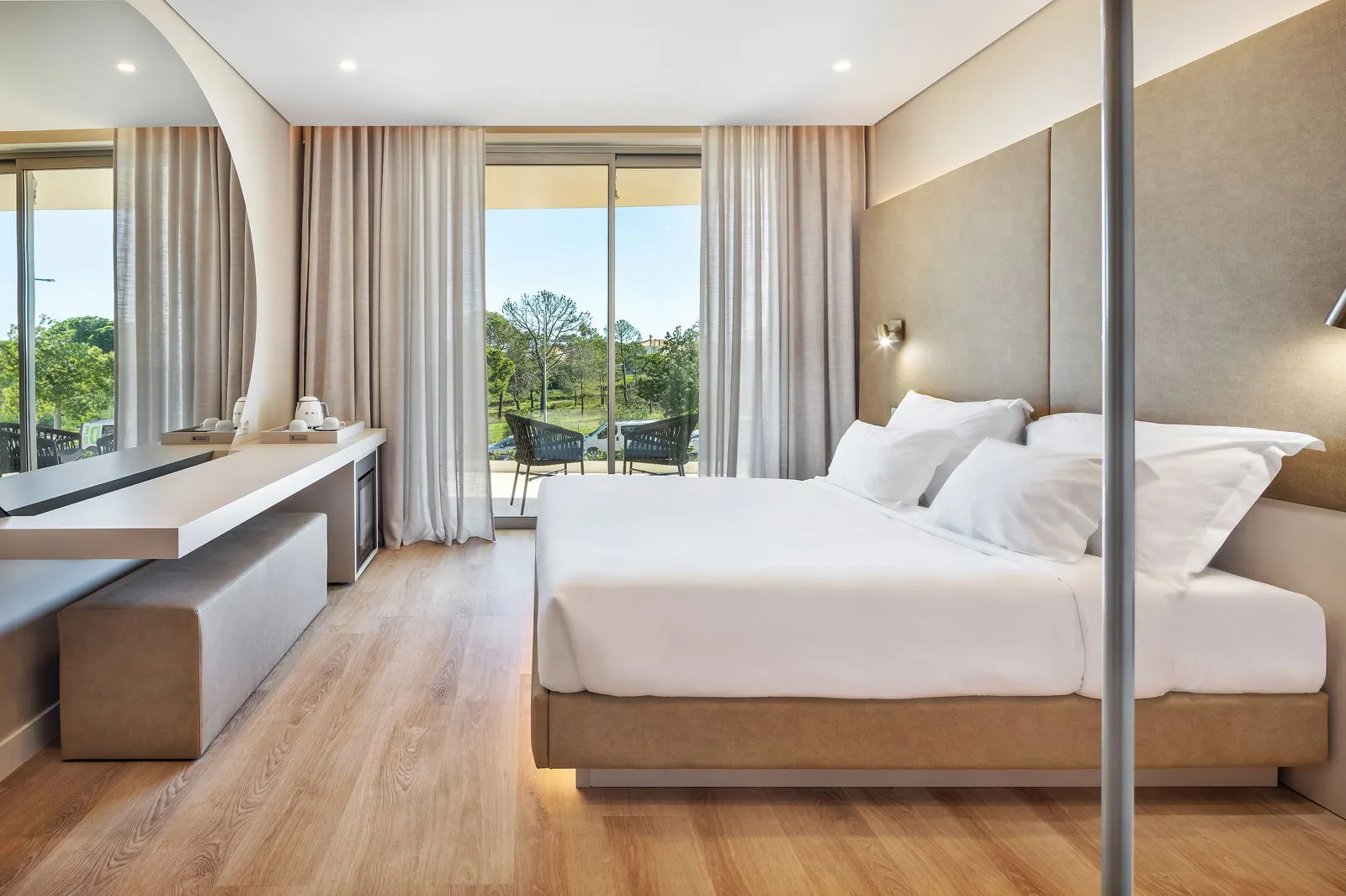 Castelo Suites Hotel