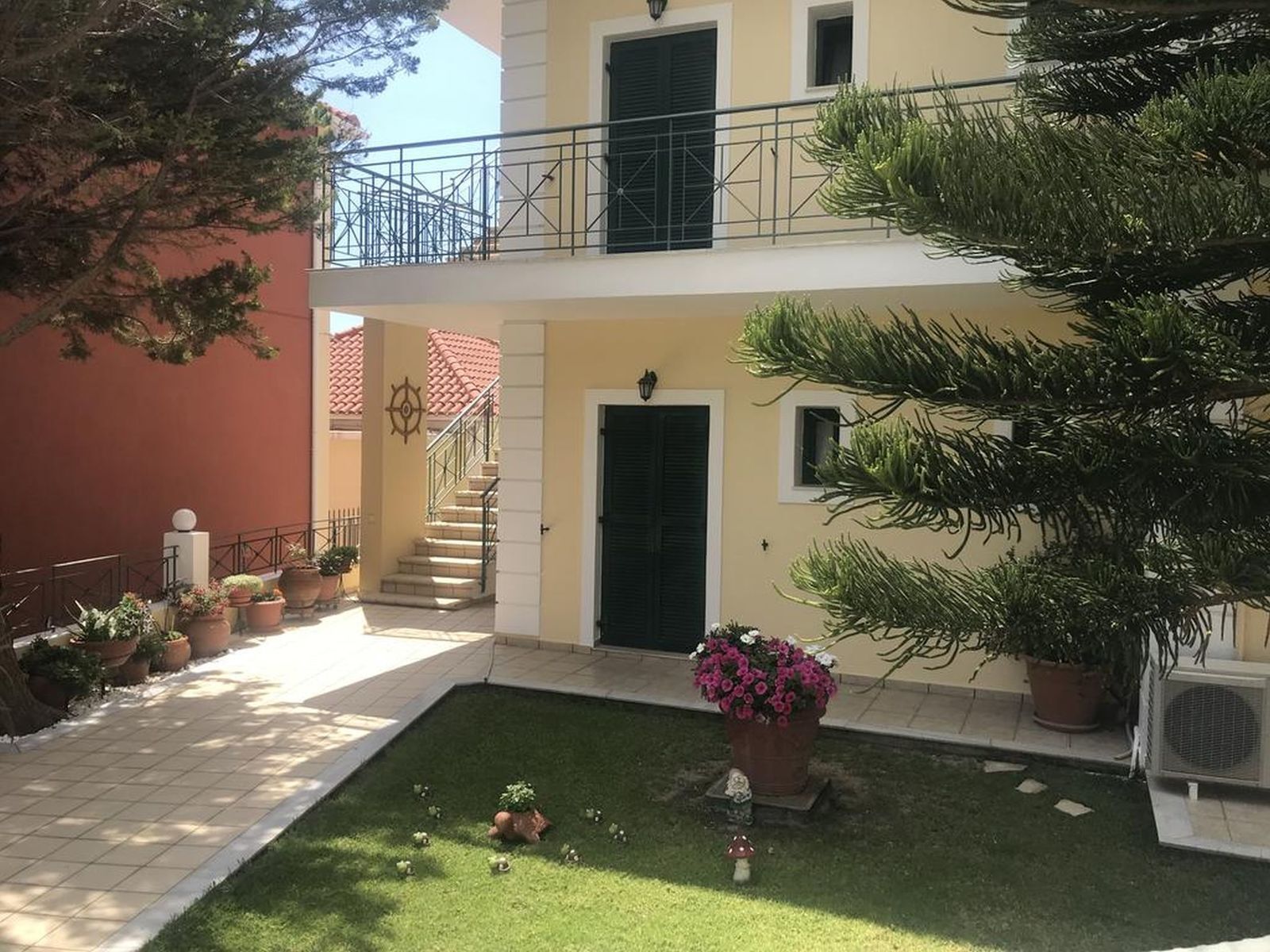 Naftilos Studios, foto 6