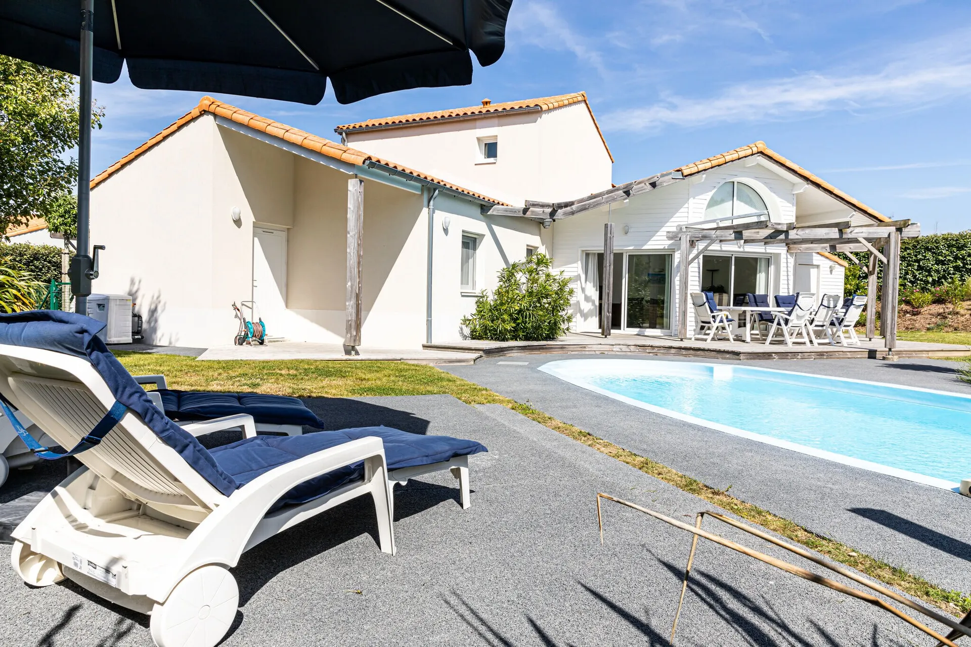 Extérieur maison de vacances (été)