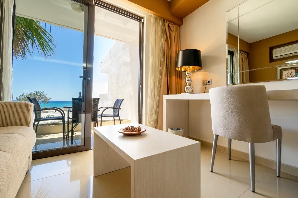 Kamari Plus Hotels, foto 15