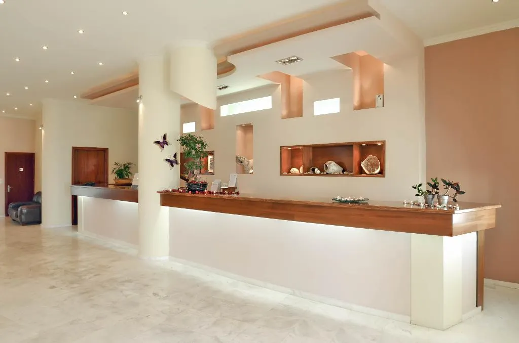 Belussi Beach Hotel & Suites