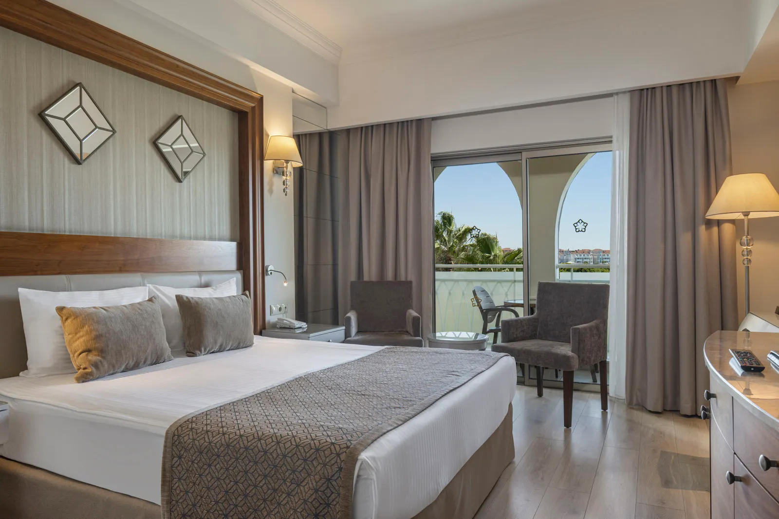 Side Star Resort