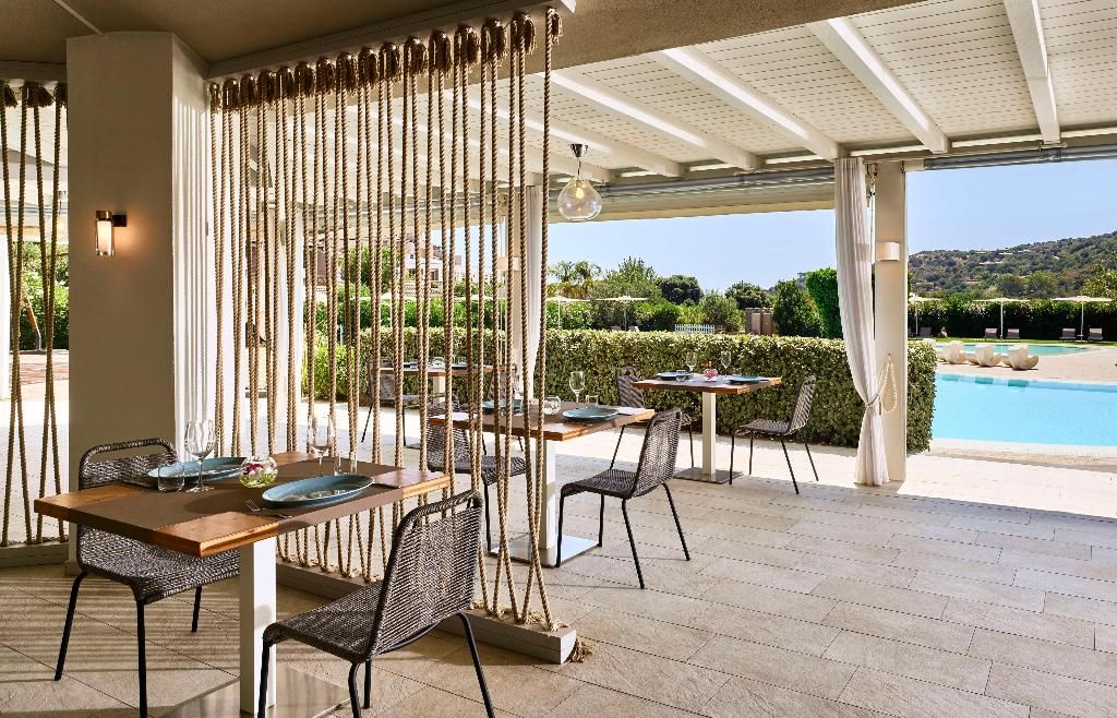 Baia di Chia Resort Sardinia, Curio Collection by Hilton, foto 14