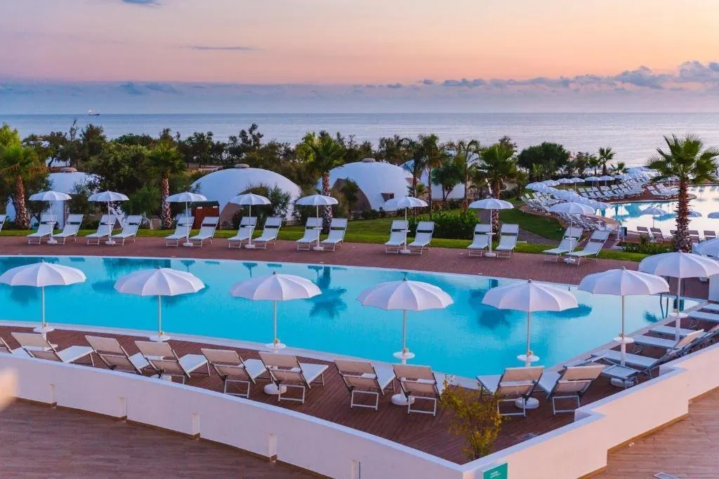 Torre Cintola natural sea resort