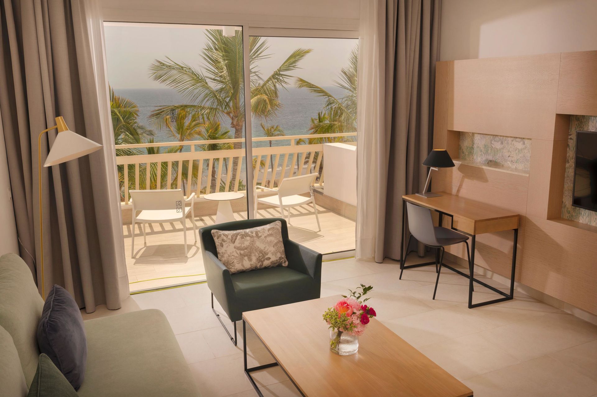 Plus Fariones Suite Hotel, foto 2