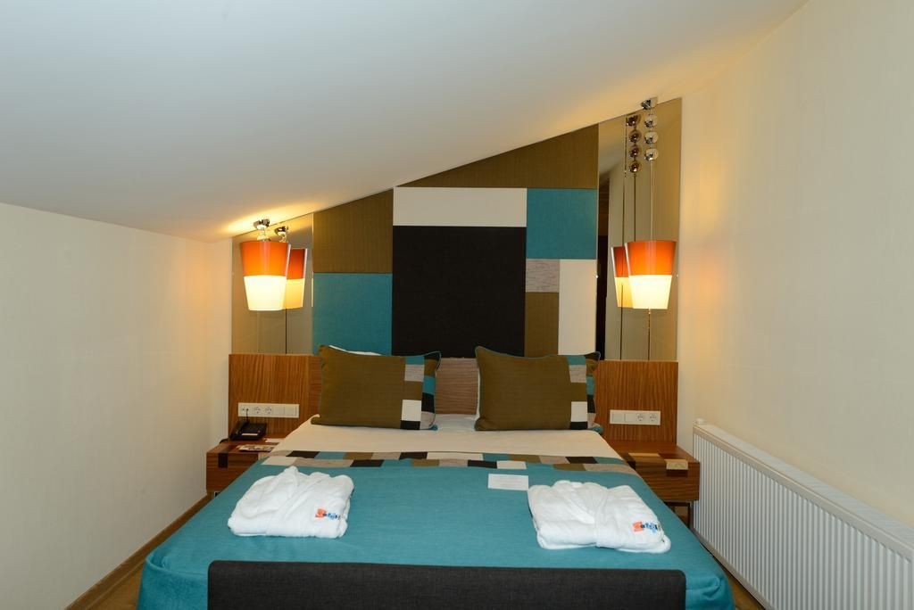 Collage Pera Hotel, foto 2
