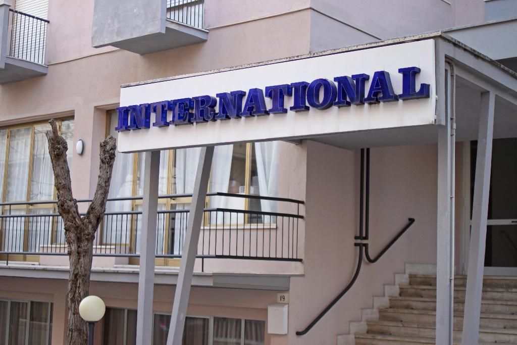 International, foto 9