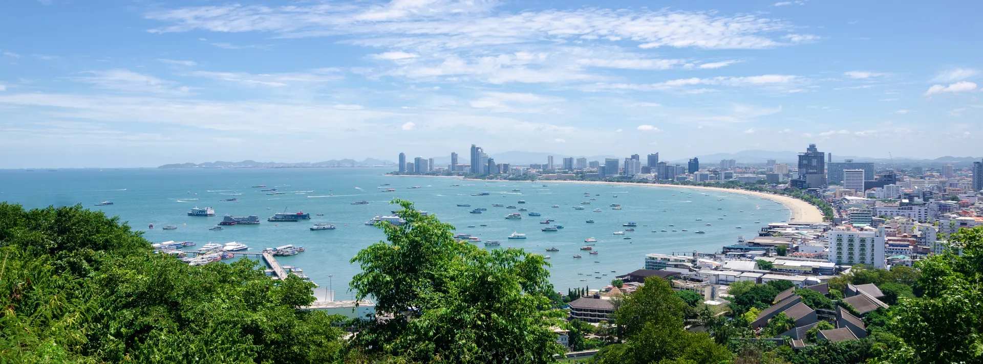 Vous recherchez le calme, la tranquillité et la vie insulaire par excellence ? Réservez dès aujourd'hui votre vol et votre hôtel pour Pattaya, en Thaïlande. Choisissez votre favori parmi notre vaste sélection et comptez. 