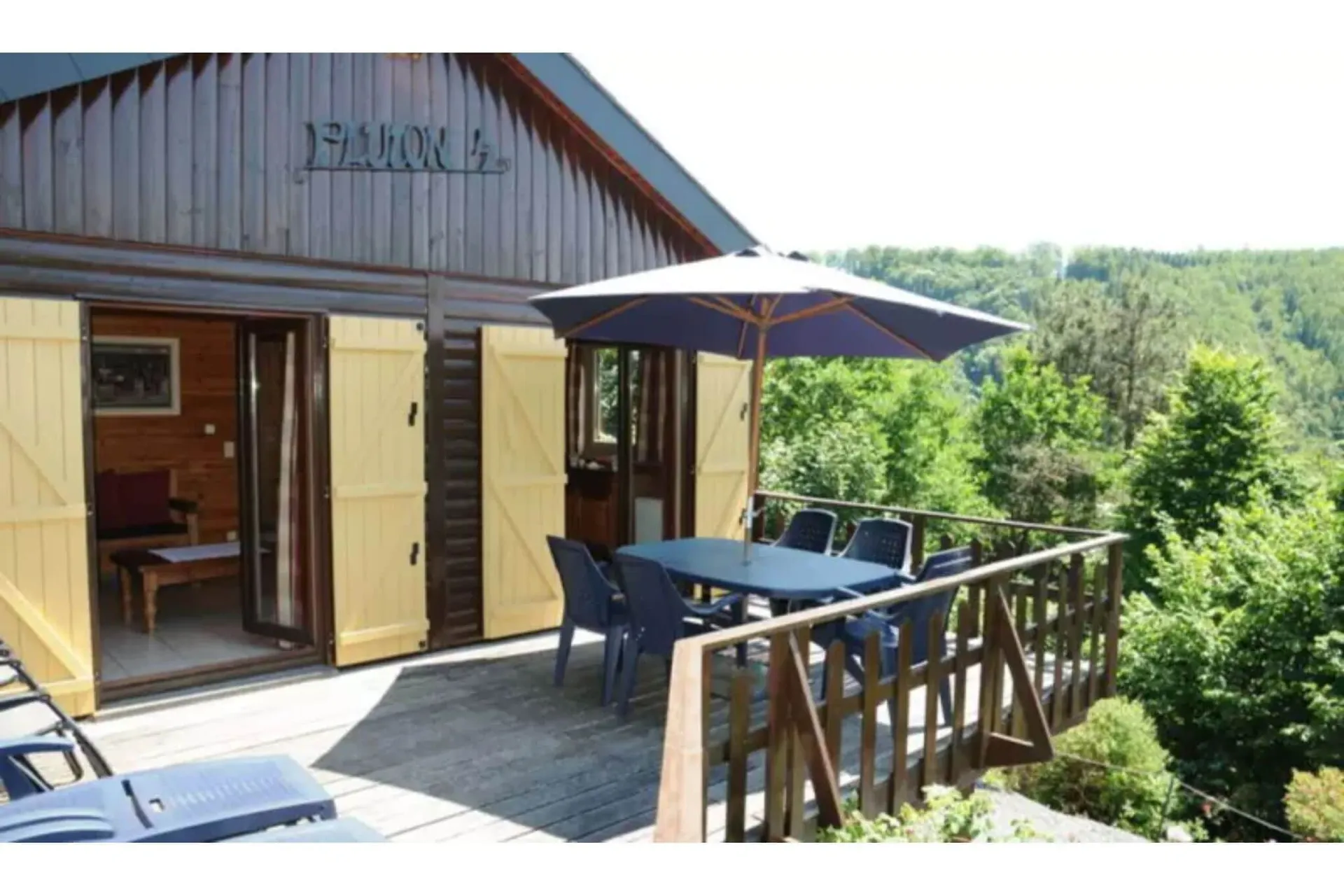 Exterieur vakantiehuis (zomer)