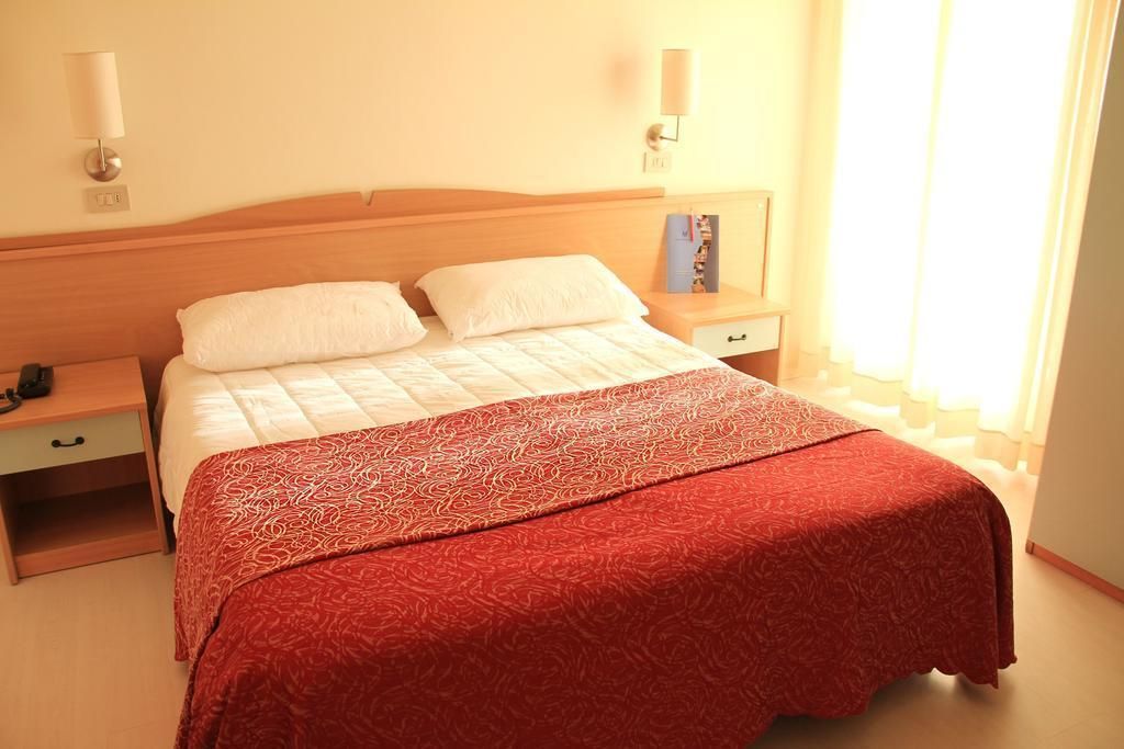 International, foto 2