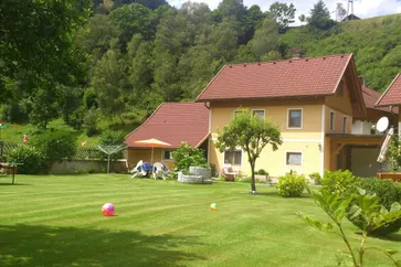 Exterieur vakantiehuis (zomer)