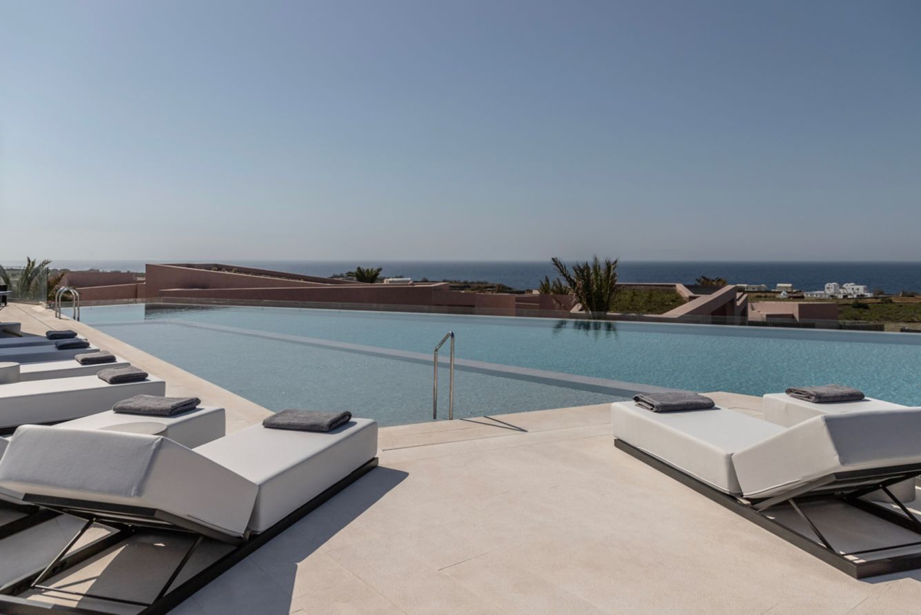 Domes Novos Santorini, Autograph Collection