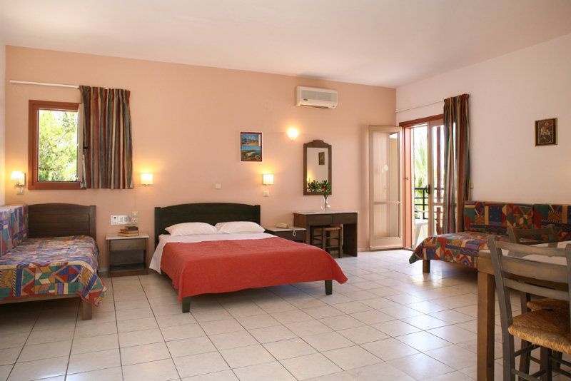 Latania Studios & Apartments, foto 14