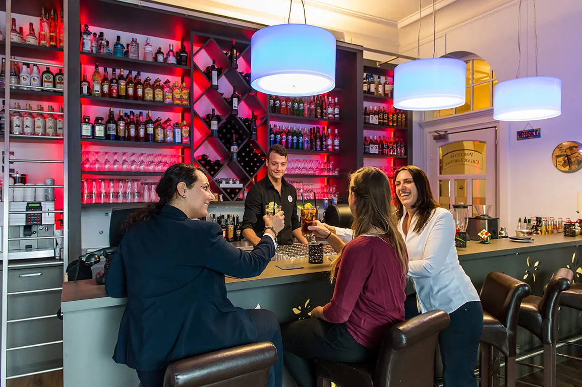 Porticos Bar