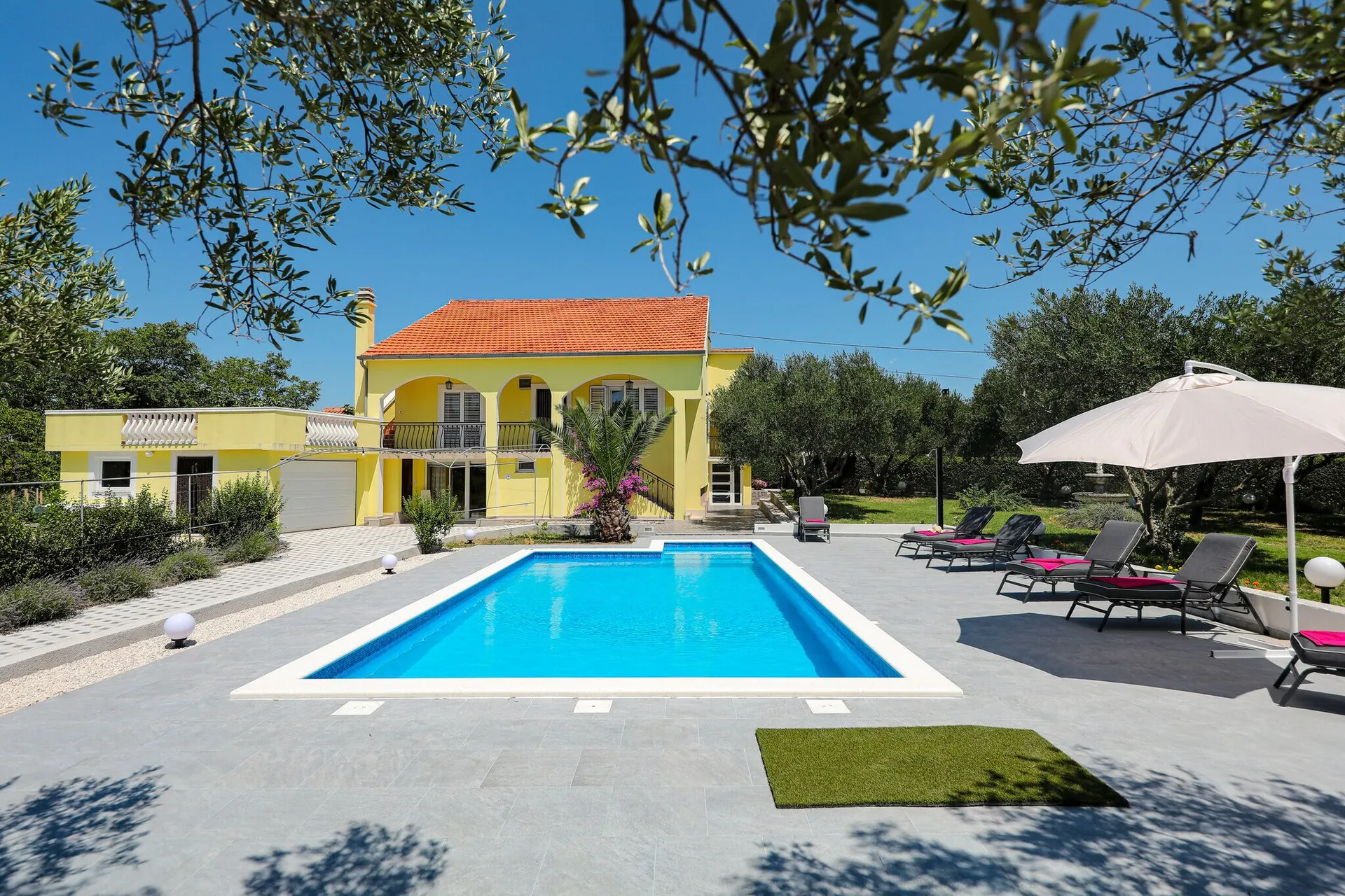 Exterieur vakantiehuis (zomer)