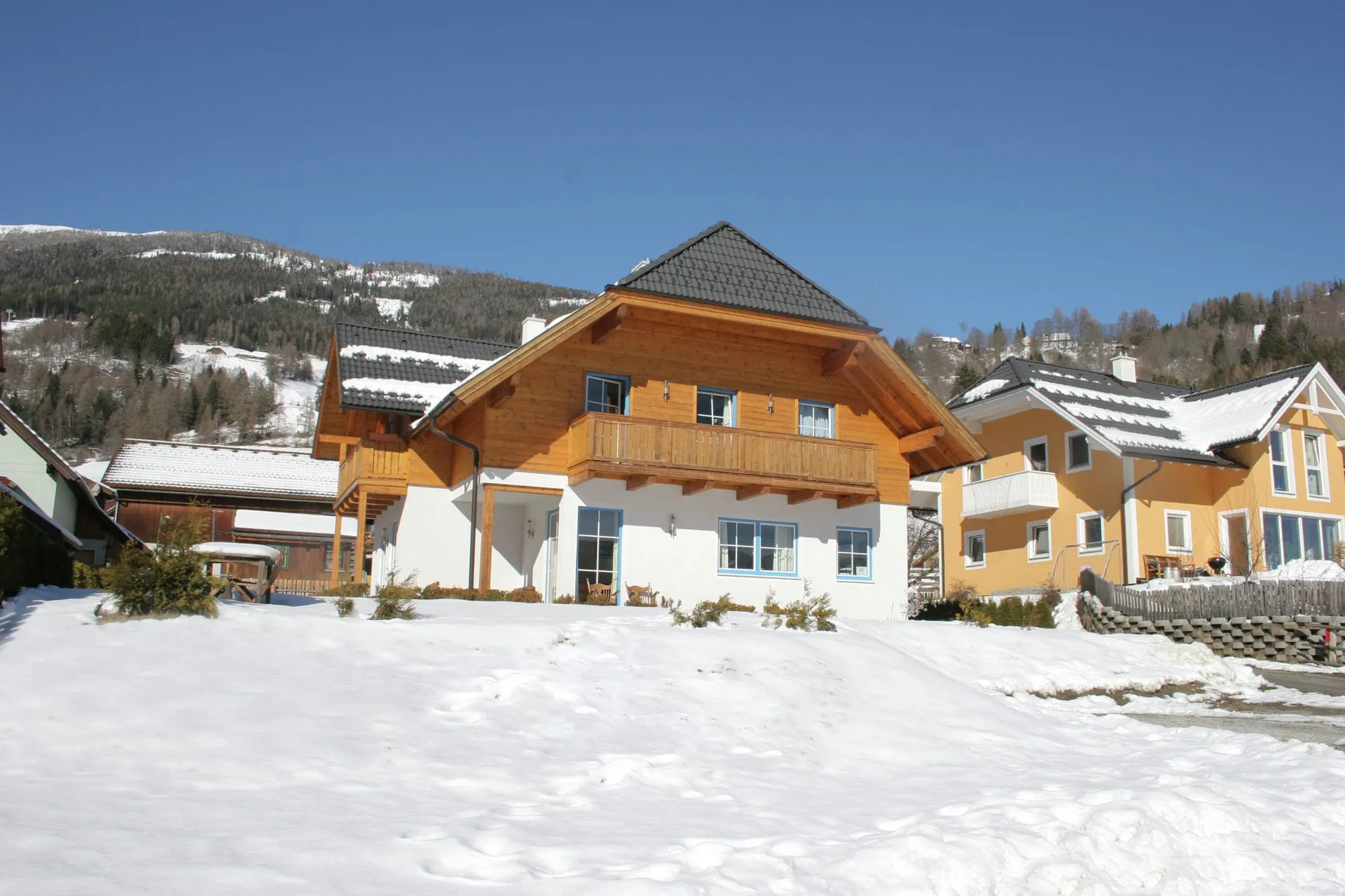 Exterieur vakantiehuis (winter)