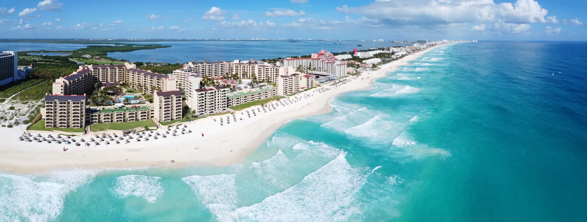 Soleil, mer, plage et une délicieuse margarita pour mettre les points sur les "i" ? Réservez dès maintenant votre voyage à Cancún au Mexique et choisissez parmi nos nombreux hôtels pour les célibataires, les couples et les familles. Qui sait, vous pourriez même profiter de l'une de nos offres de dernière minute. 