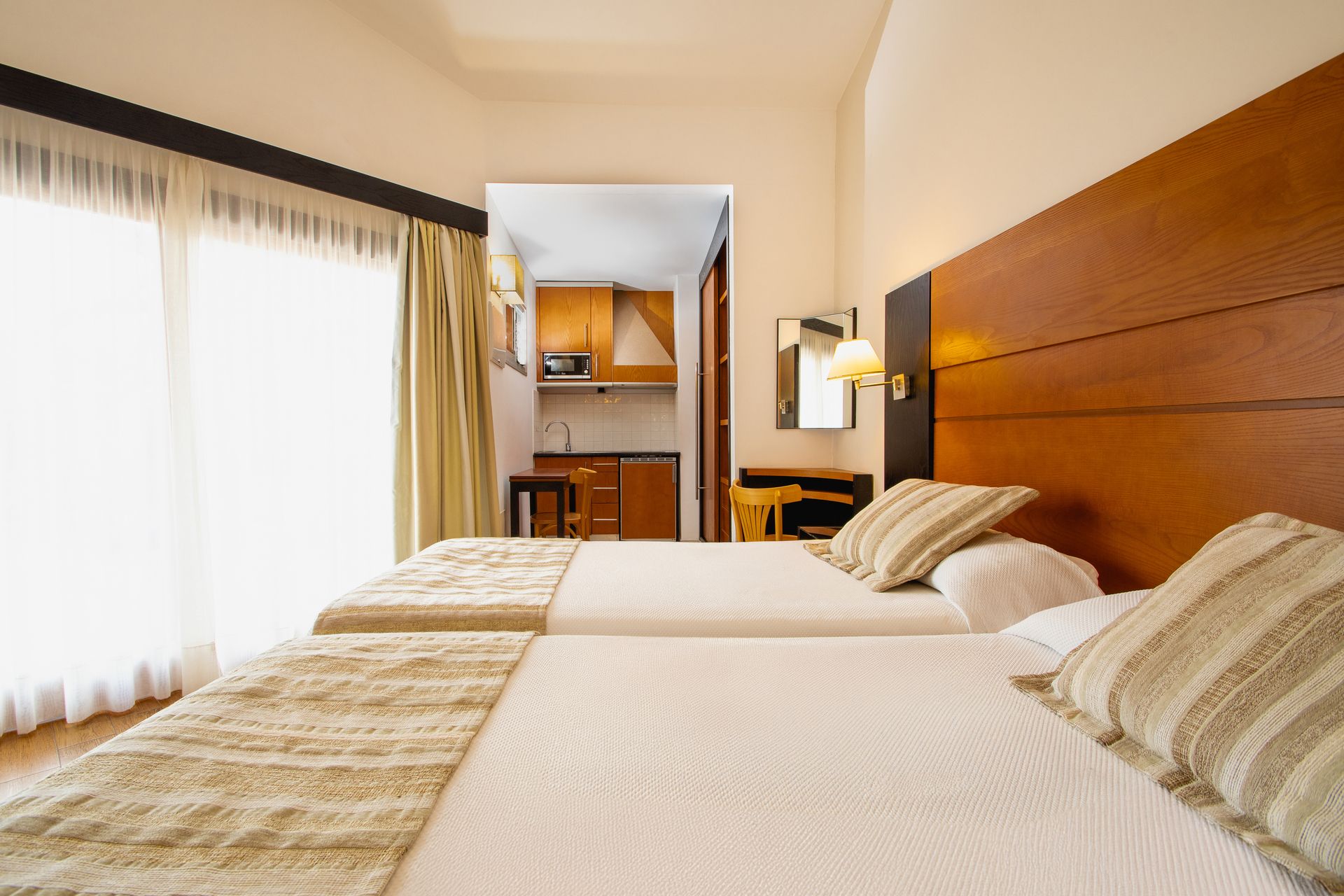 HL Miraflor Suites Hotel, foto 7