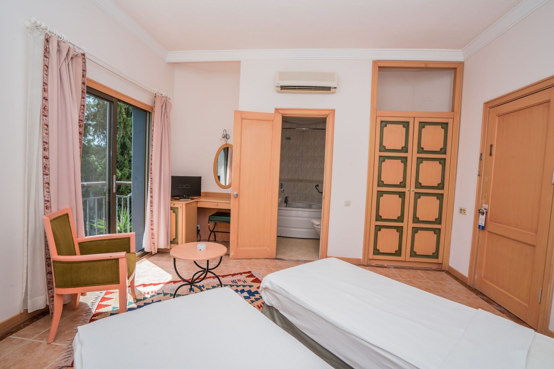 Mira Beach Resort, foto 13